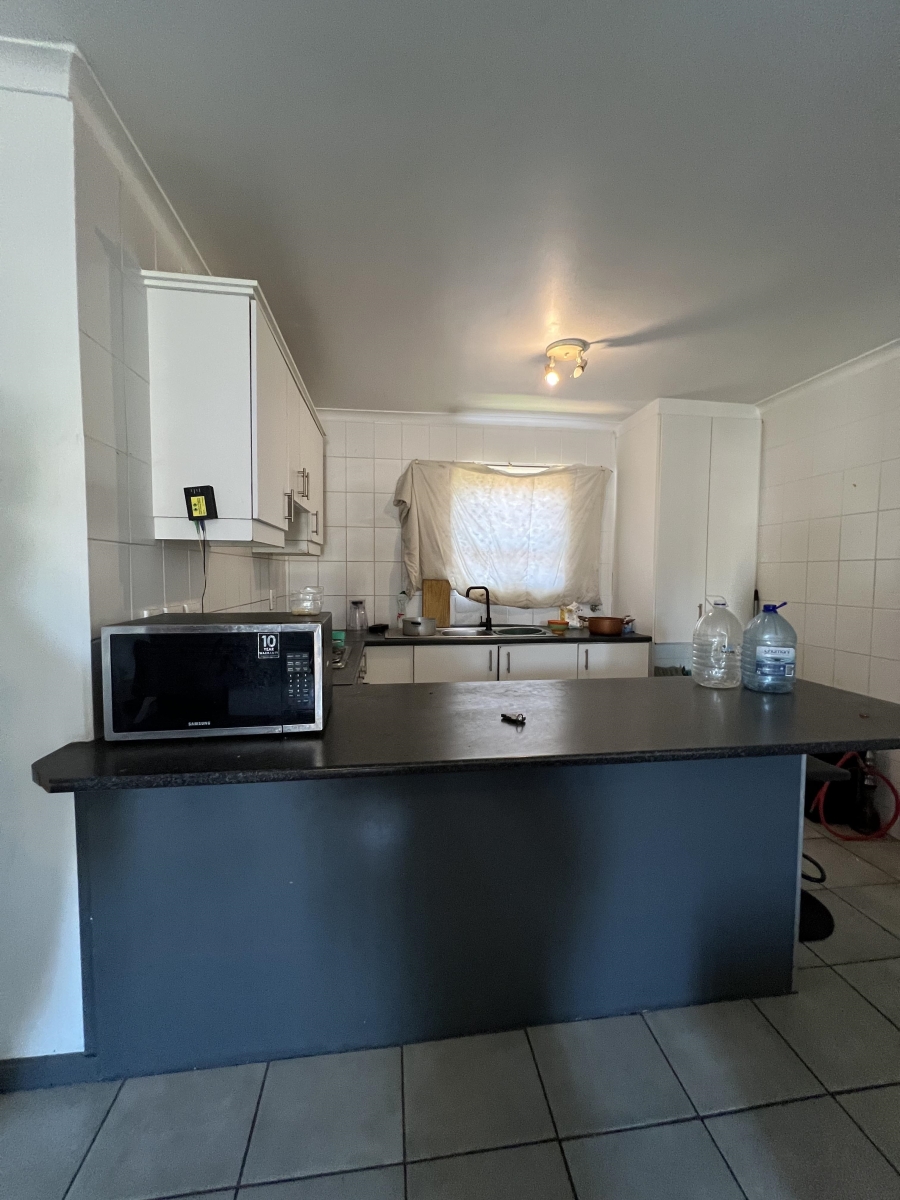 2 Bedroom Property for Sale in Sea Breeze Western Cape